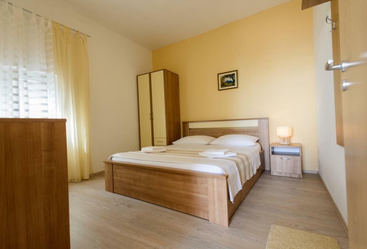 Apartments Maris Starigrad Paklenica Luaran gambar